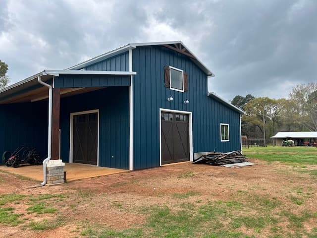 Custom barn in Bullard, TX